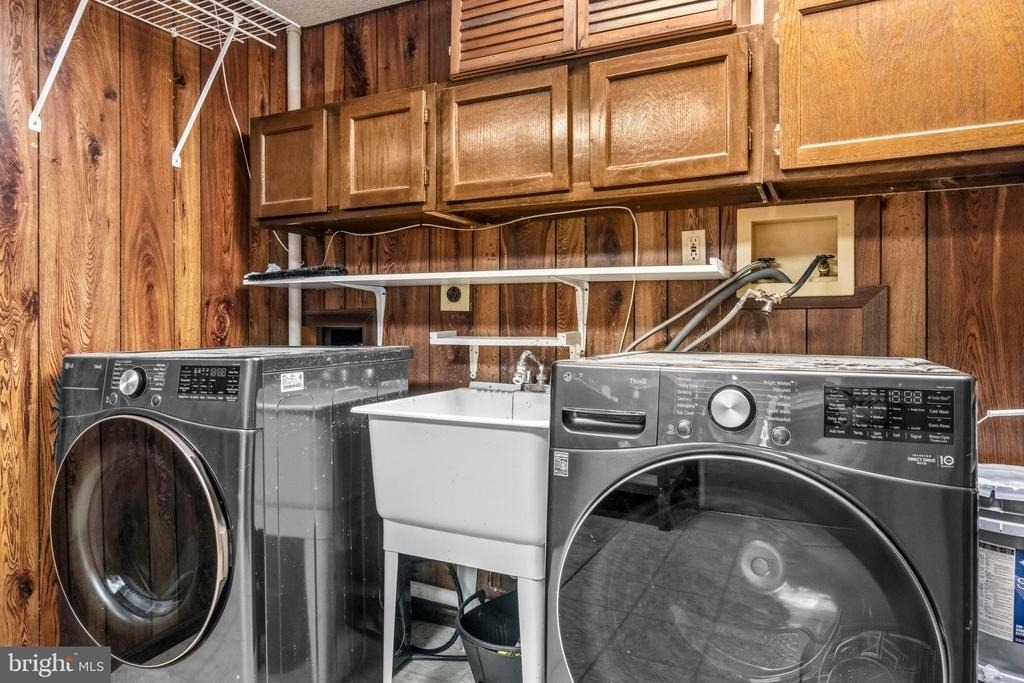 3979 Burning Bush Court - Photo 33