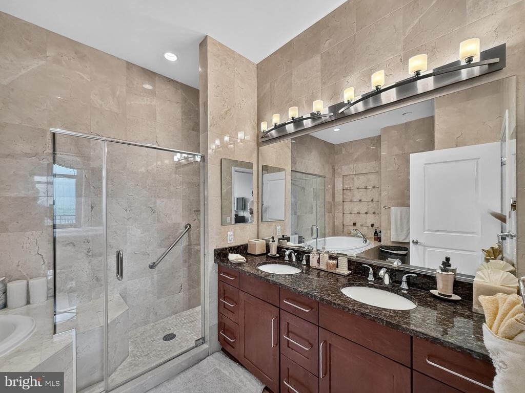 8220 Crestwood Heights Drive - Photo 9