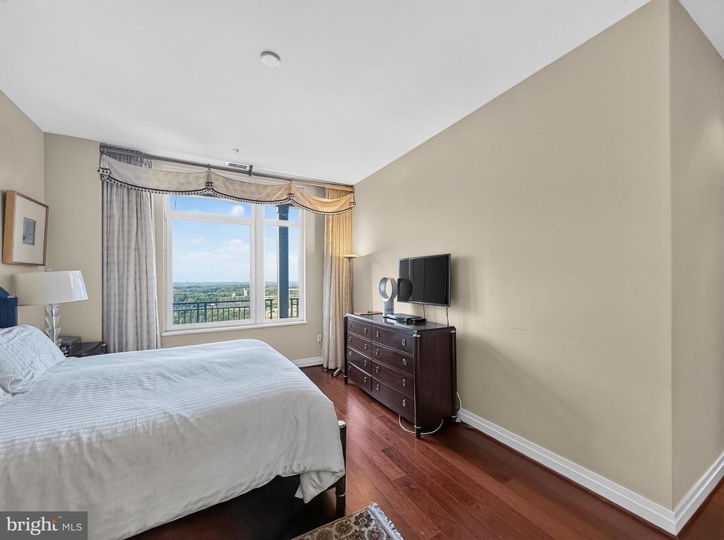 8220 Crestwood Heights Drive - Photo 8