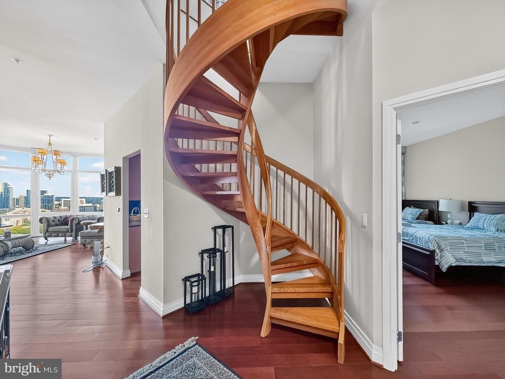 8220 Crestwood Heights Drive - Photo 4