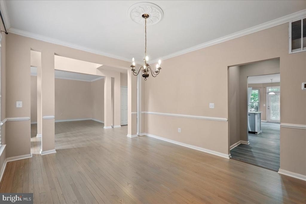 905 Royal Elm Court - Photo 11