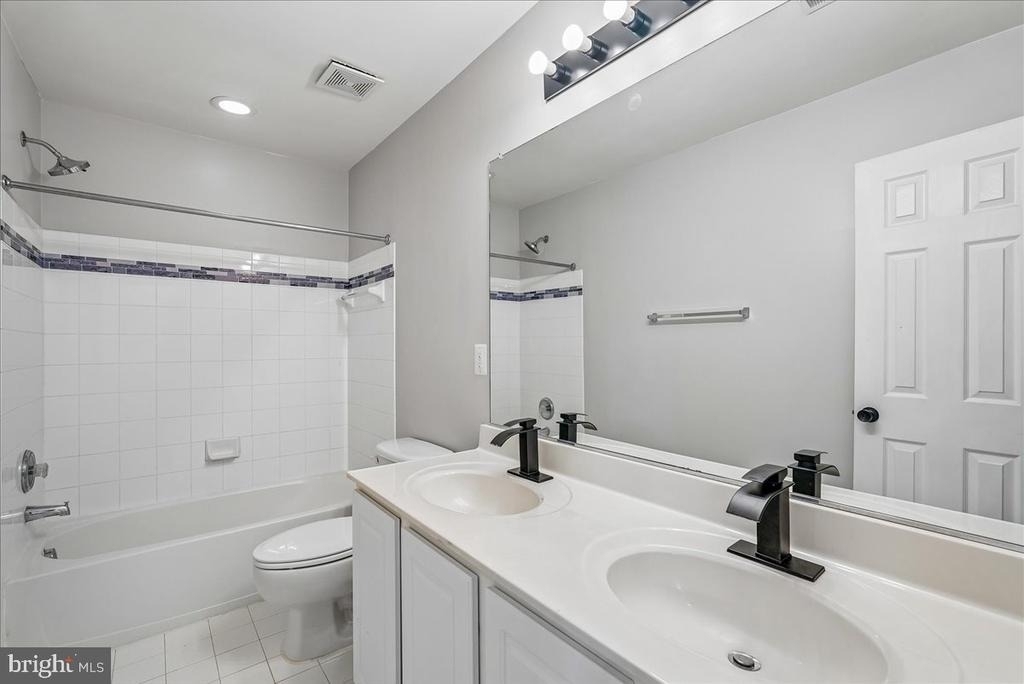 905 Royal Elm Court - Photo 46