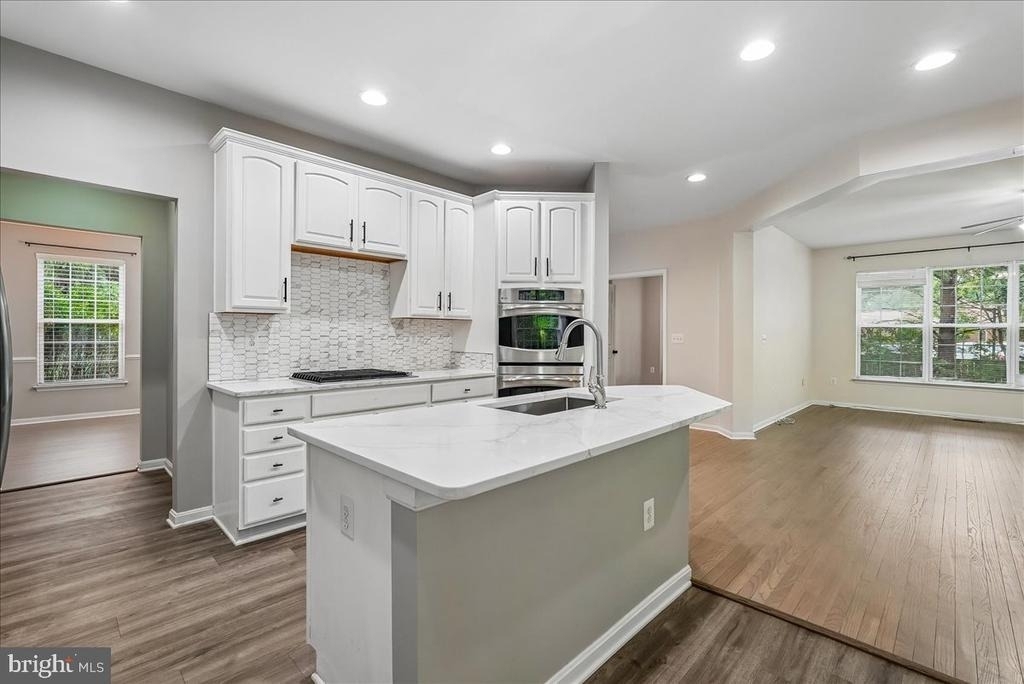 905 Royal Elm Court - Photo 13
