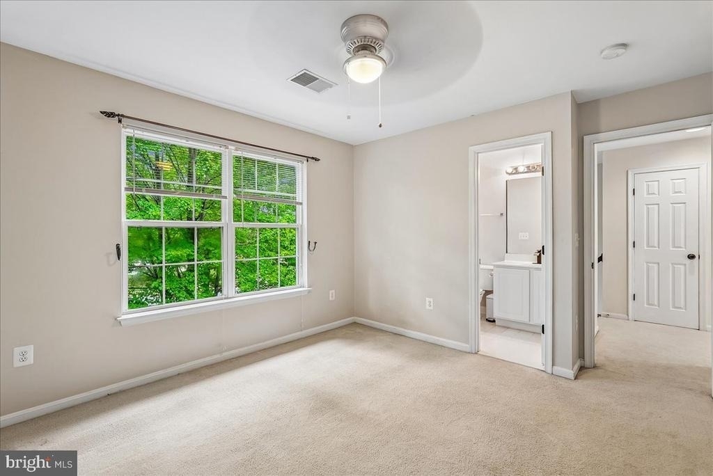 905 Royal Elm Court - Photo 37