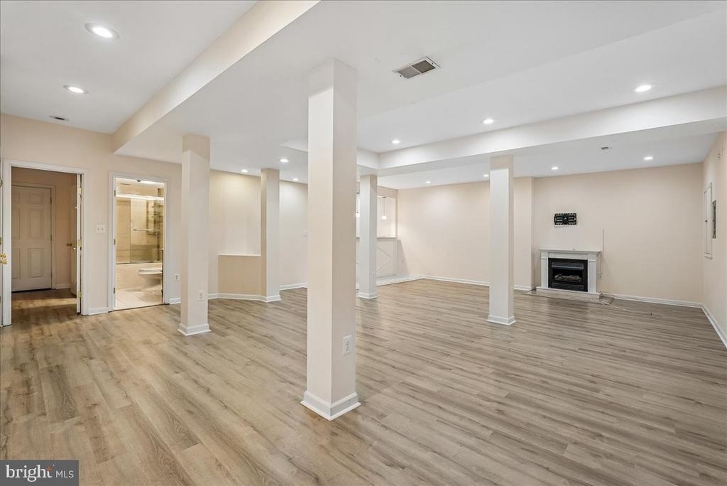 905 Royal Elm Court - Photo 53