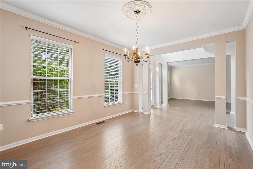 905 Royal Elm Court - Photo 9