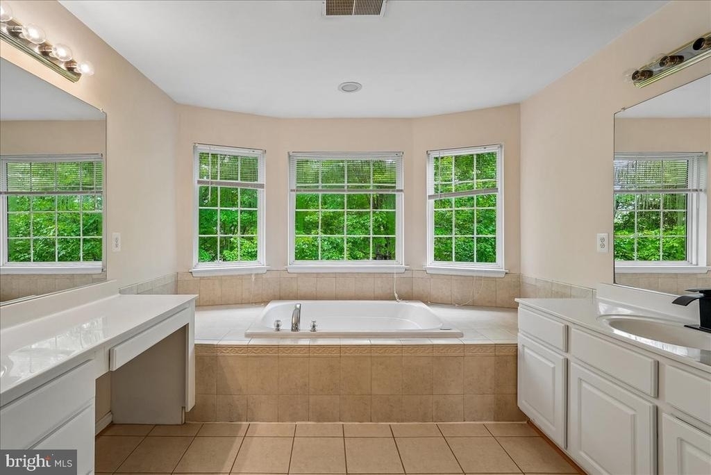 905 Royal Elm Court - Photo 32