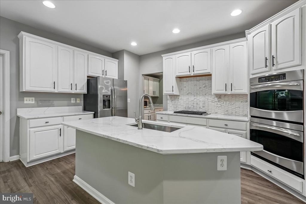 905 Royal Elm Court - Photo 2