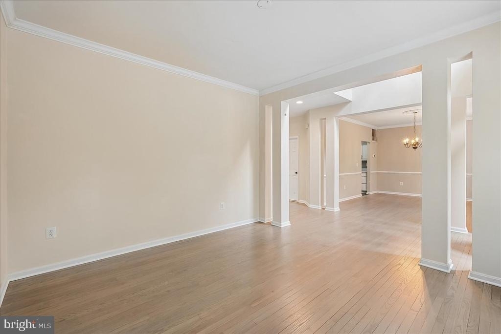 905 Royal Elm Court - Photo 7