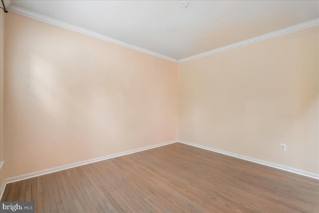 905 Royal Elm Court - Photo 8