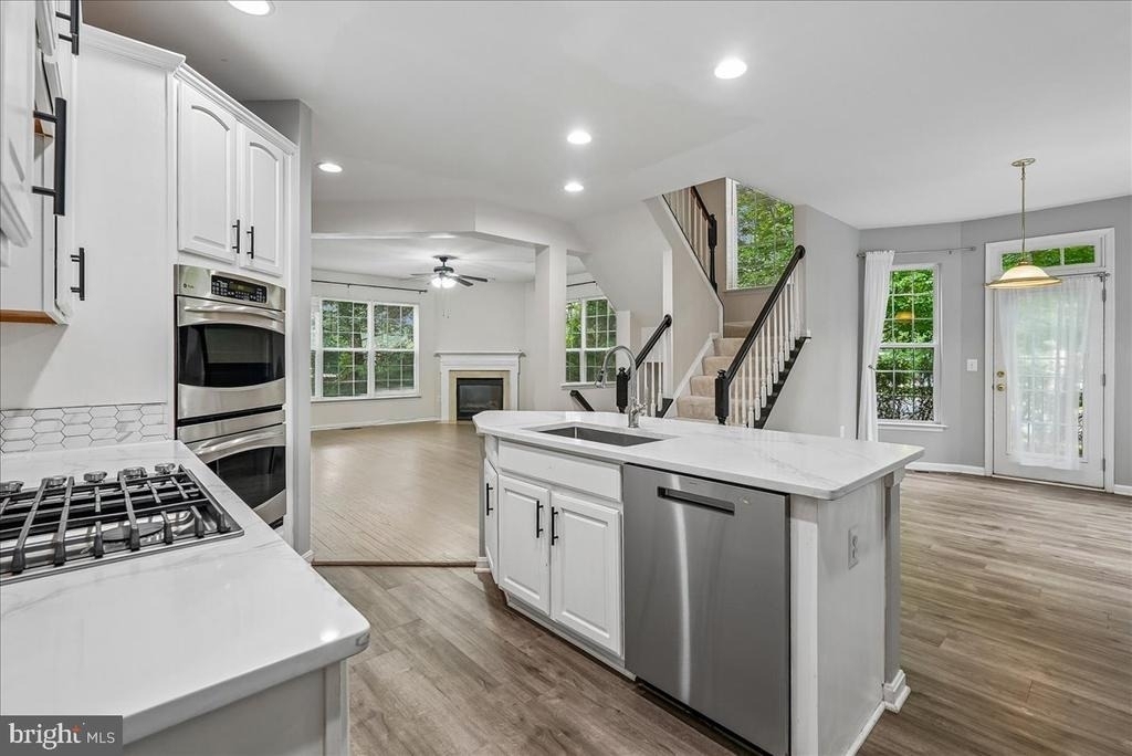 905 Royal Elm Court - Photo 14