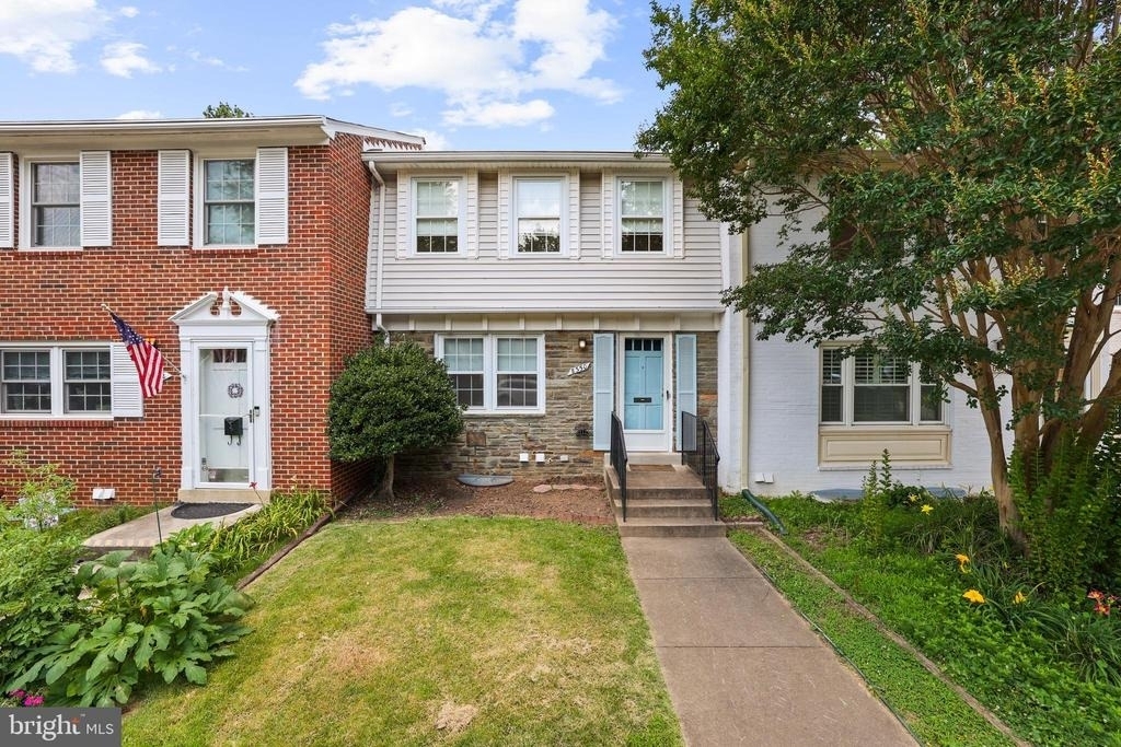 8350 Glastonbury Court - Photo 1