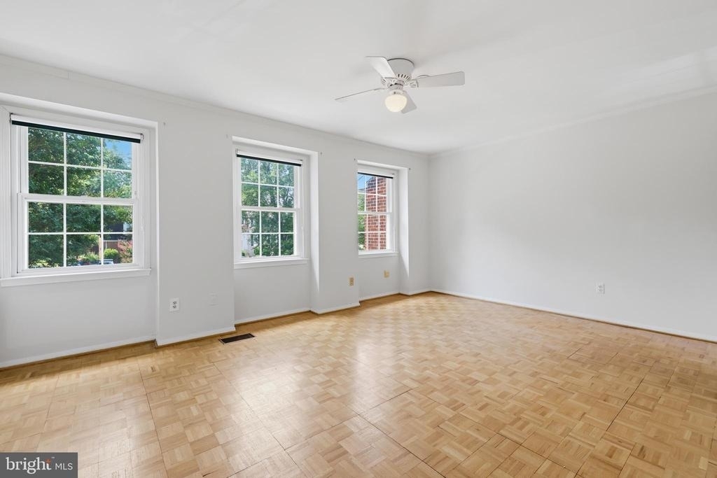 8350 Glastonbury Court - Photo 14