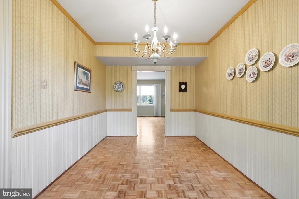 8350 Glastonbury Court - Photo 8