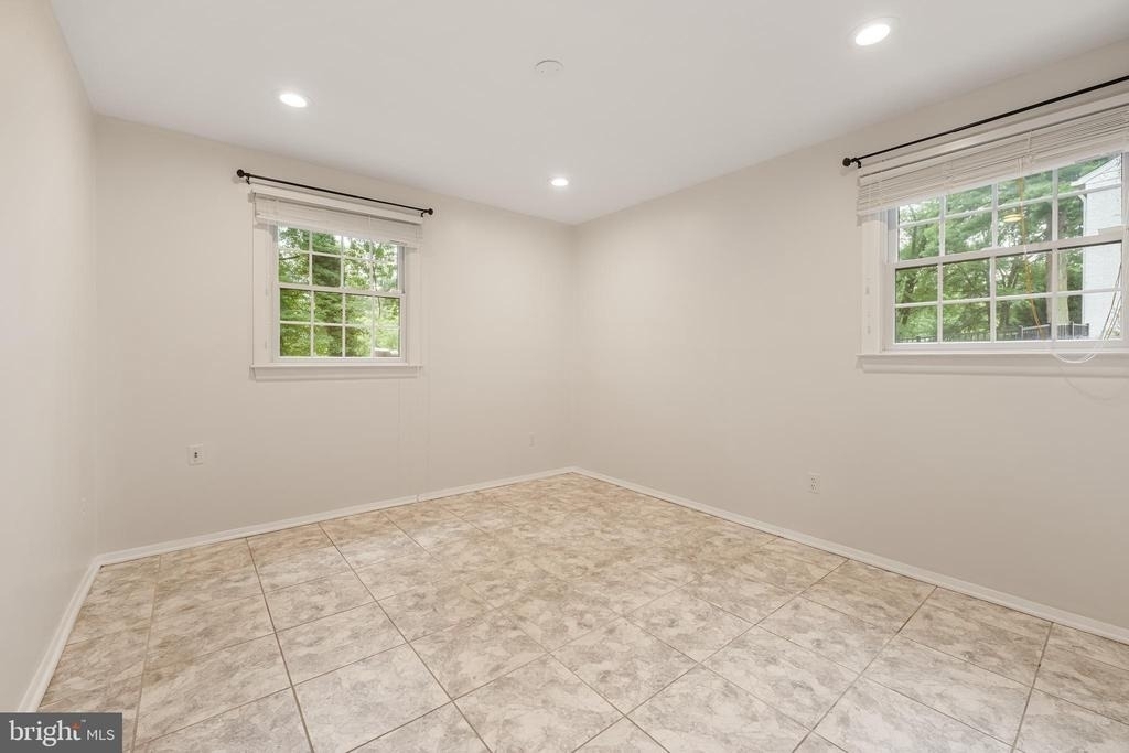 6711 Doane Avenue - Photo 21