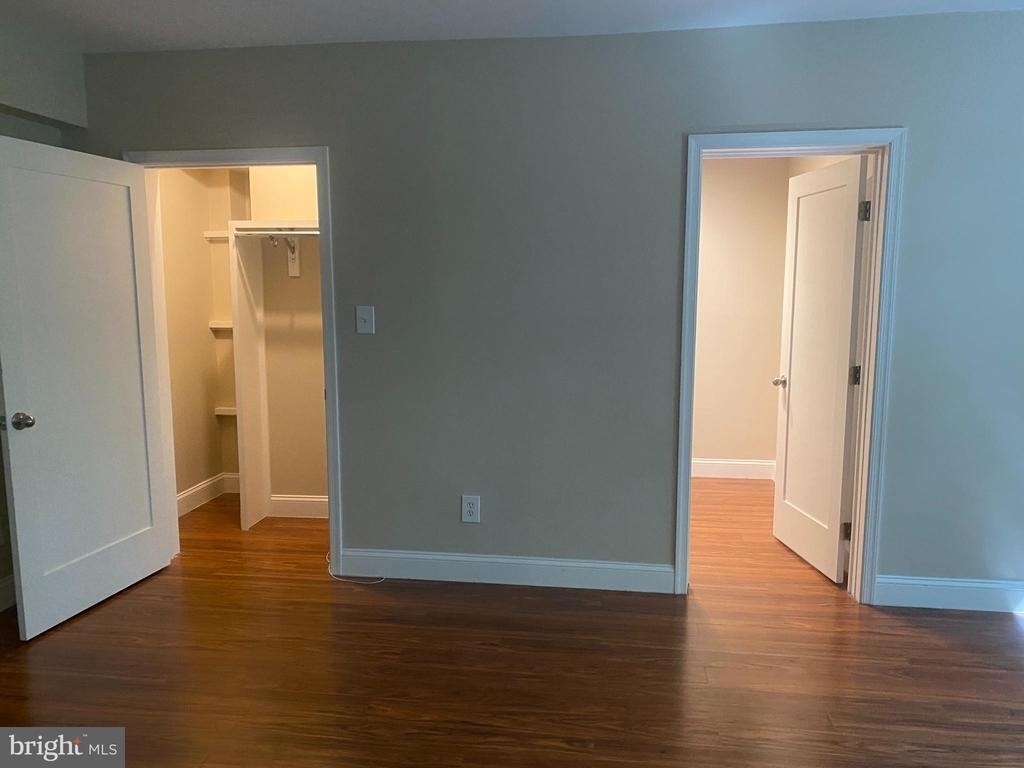 1905 N Rhodes Street - Photo 4