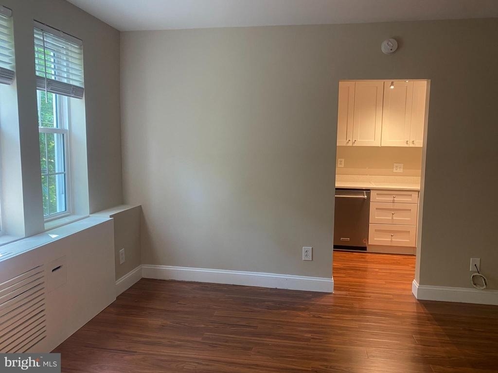 1905 N Rhodes Street - Photo 14
