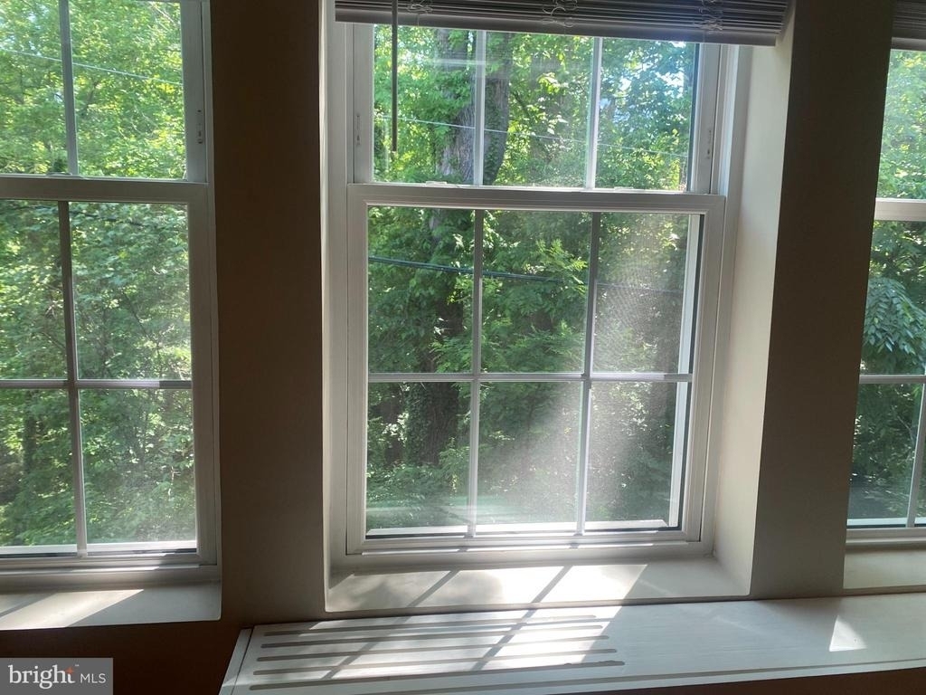 1905 N Rhodes Street - Photo 12