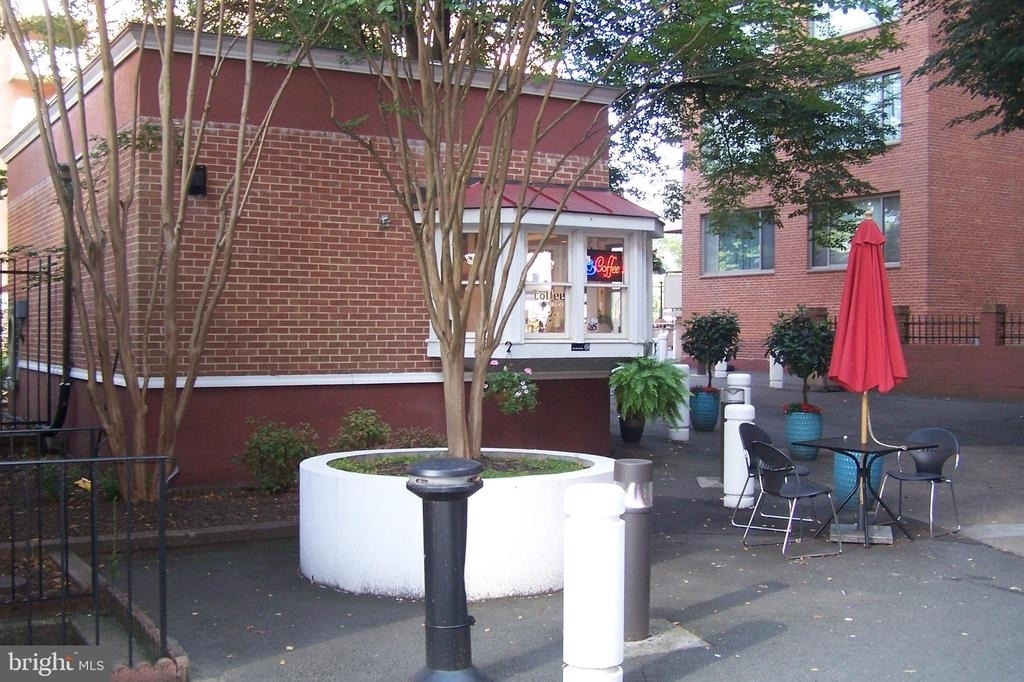 1121 Arlington Blvd. - Photo 12
