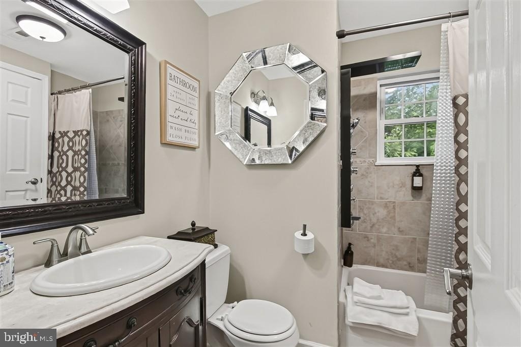 1800 N Quantico Street - Photo 2