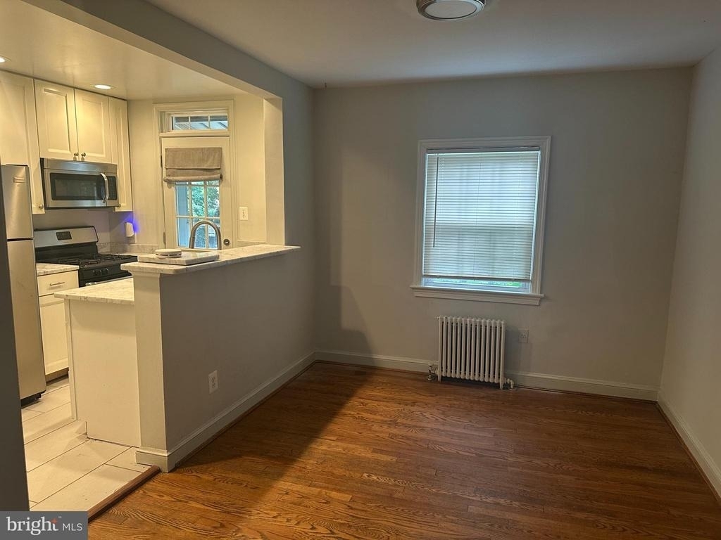 1045 N Nelson Street - Photo 2