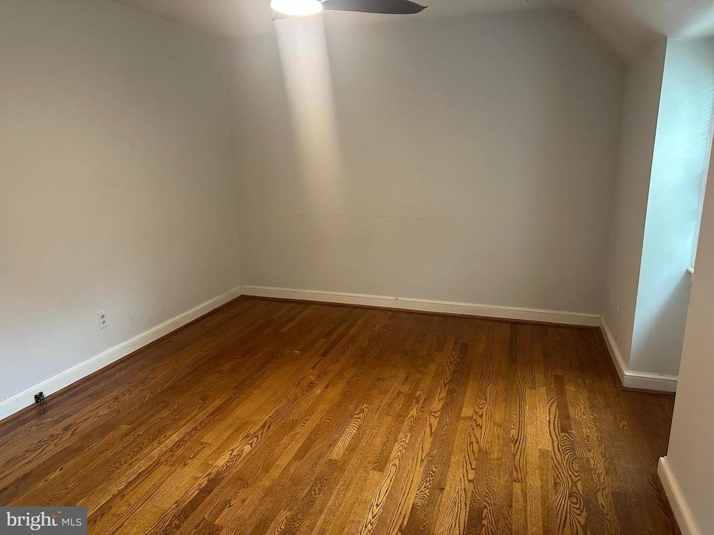 1045 N Nelson Street - Photo 5