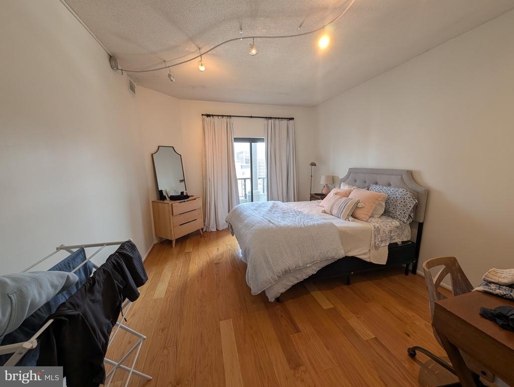 1600 N Oak Street - Photo 7