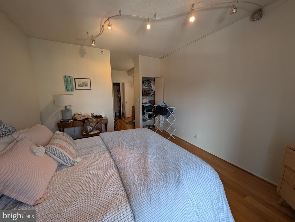 1600 N Oak Street - Photo 8