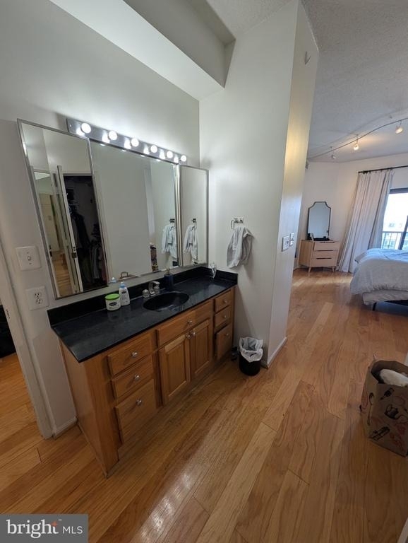 1600 N Oak Street - Photo 11