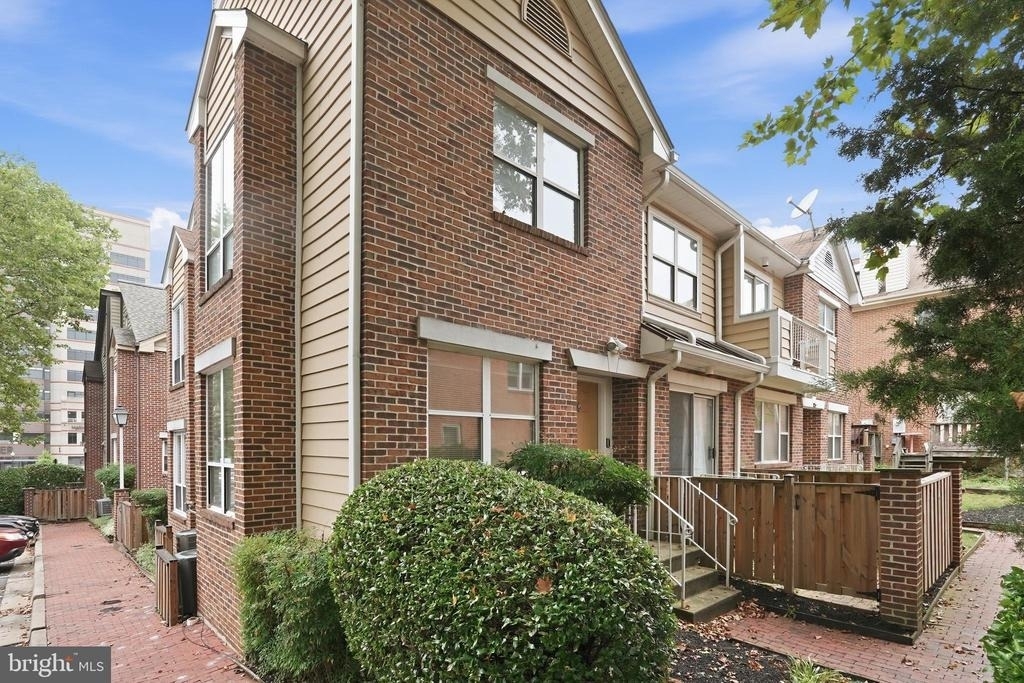 1113 N Vernon Street - Photo 1