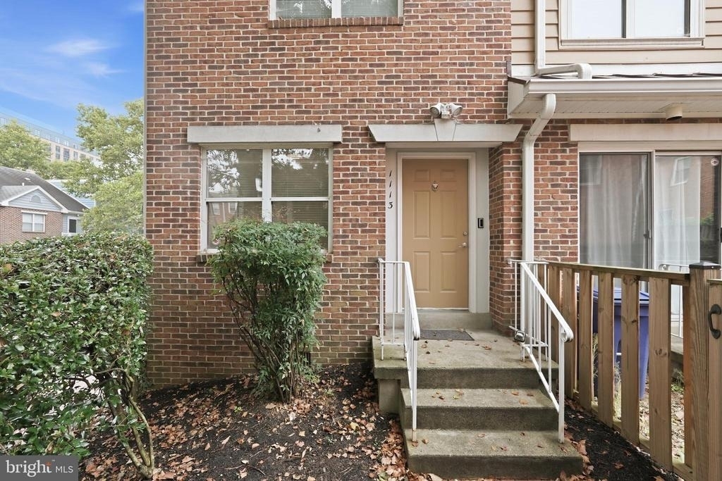 1113 N Vernon Street - Photo 0