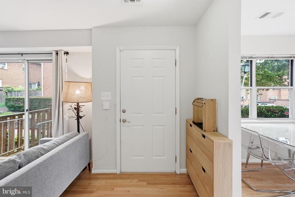 1113 N Vernon Street - Photo 3