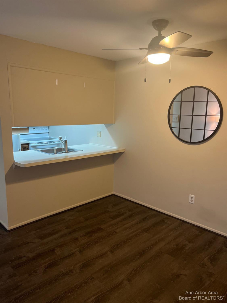 2317 Packard Street - Photo 5