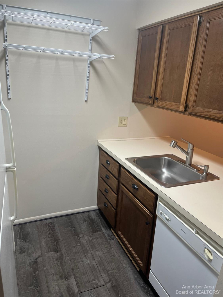 2317 Packard Street - Photo 6