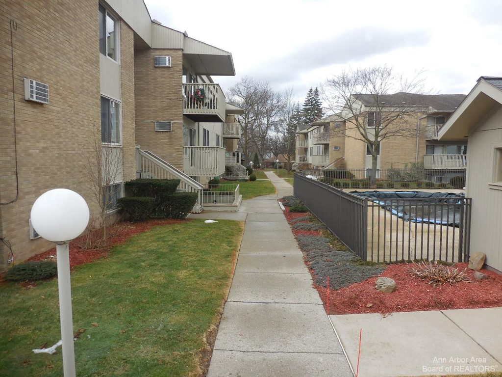 2317 Packard Street - Photo 0