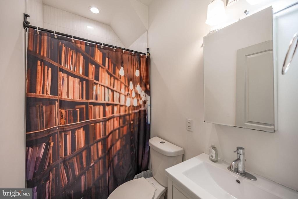 1770 Waterloo Street - Photo 11