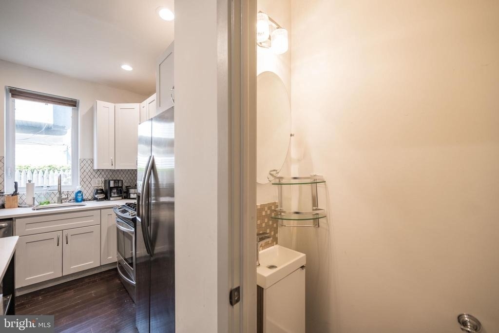 1770 Waterloo Street - Photo 24