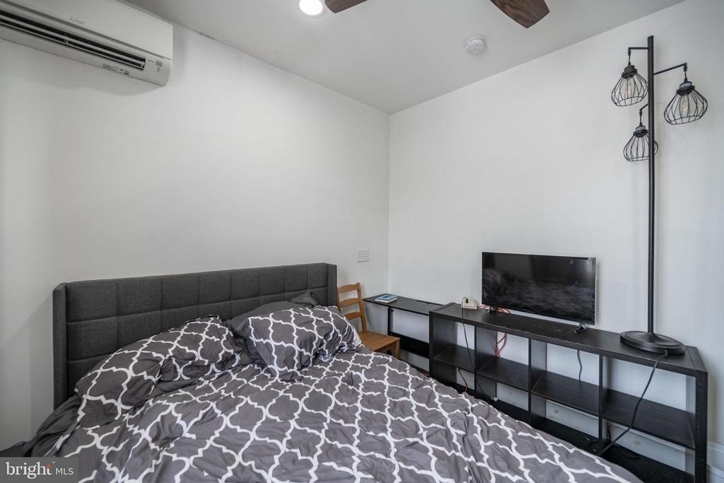 1770 Waterloo Street - Photo 16