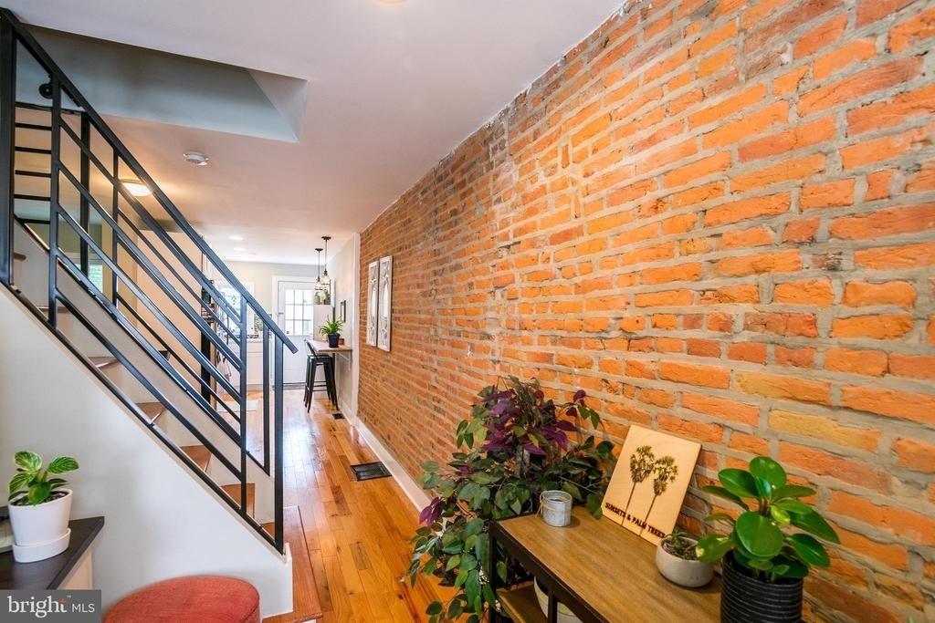 2531 E Gordon Street - Photo 2