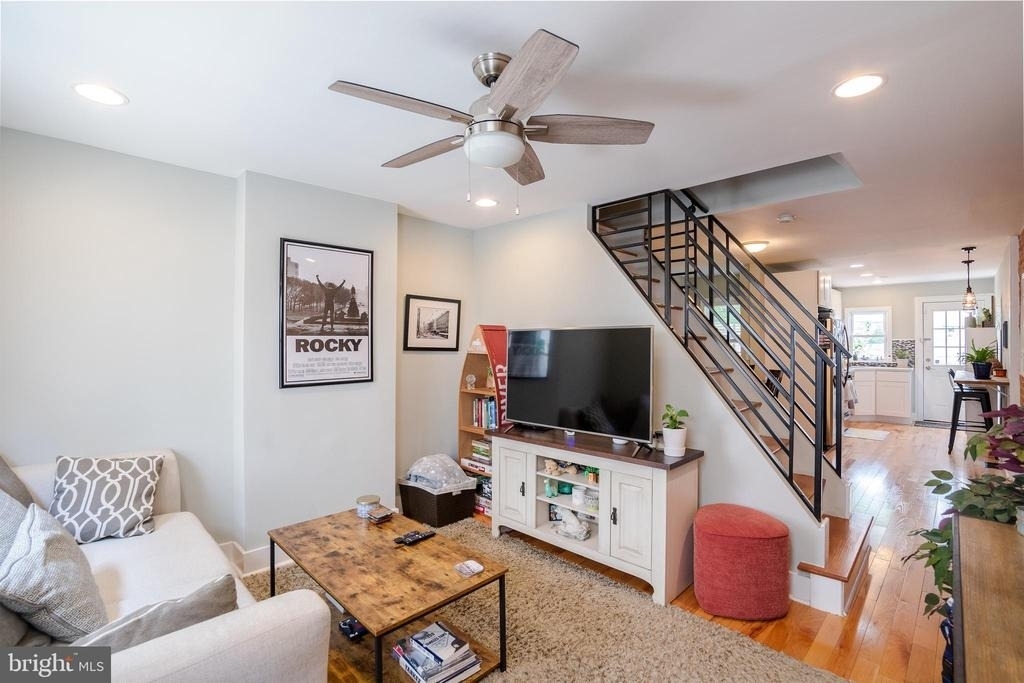 2531 E Gordon Street - Photo 0