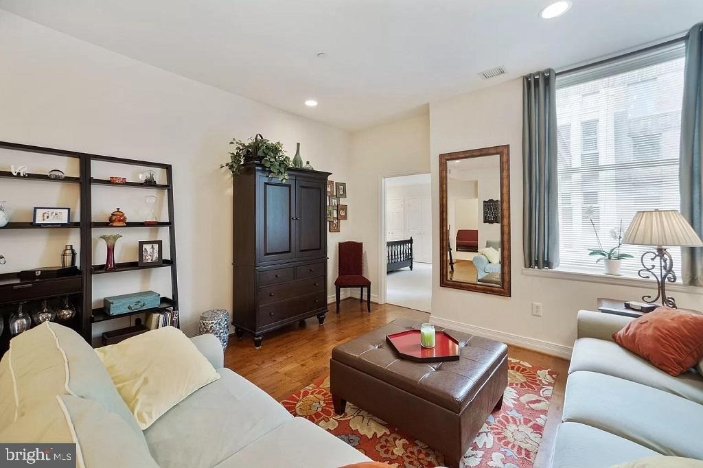 1600 Arch Street - Photo 4