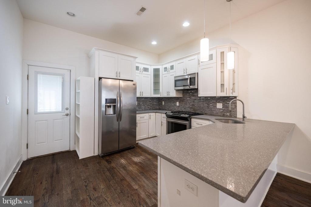1441 S Bouvier Street - Photo 6