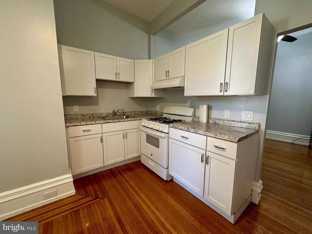 146 Sumac Street - Photo 2