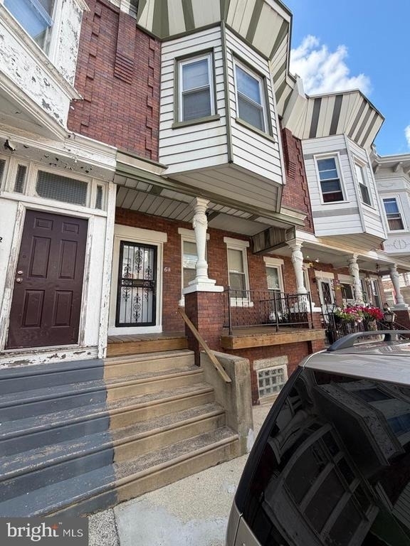 64 W Sharpnack Street - Photo 0
