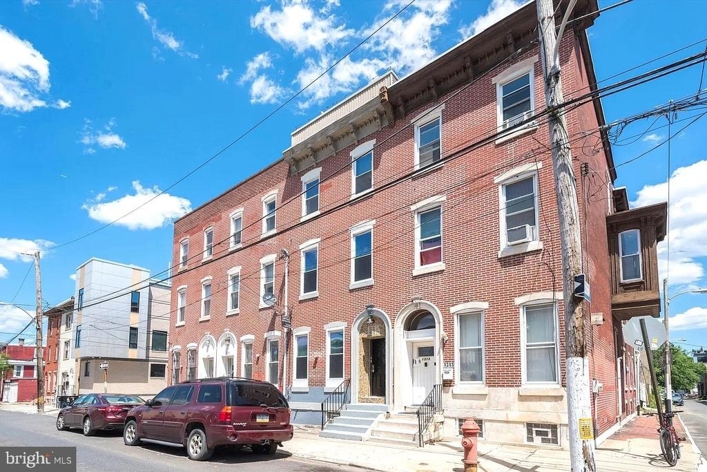 1315 N 19th Street - Photo 0