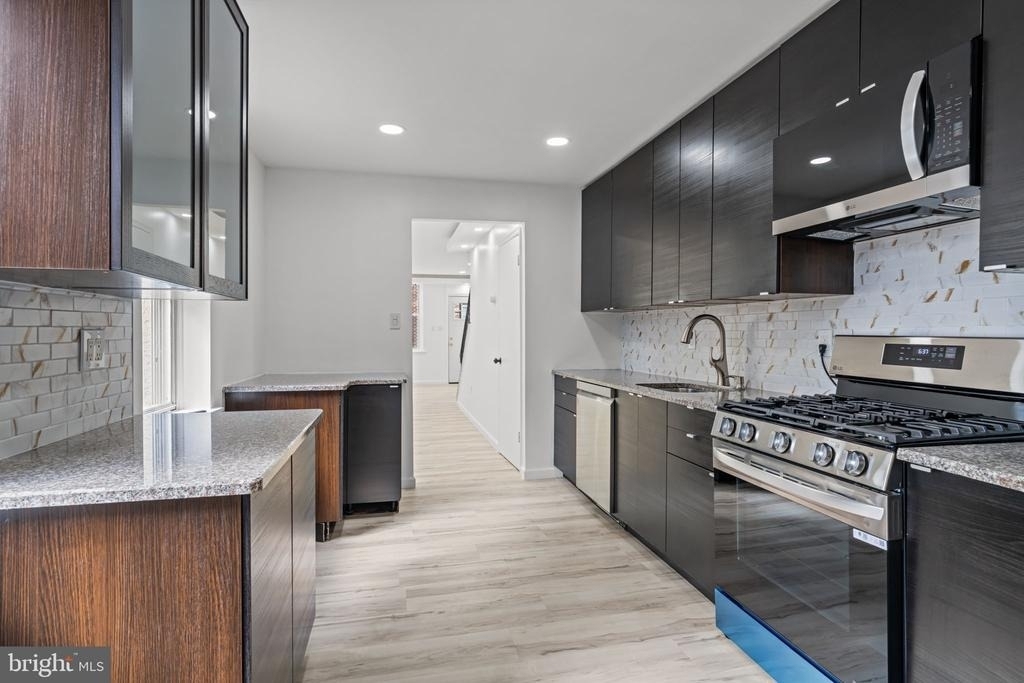 1933 N Palethorp Street - Photo 6