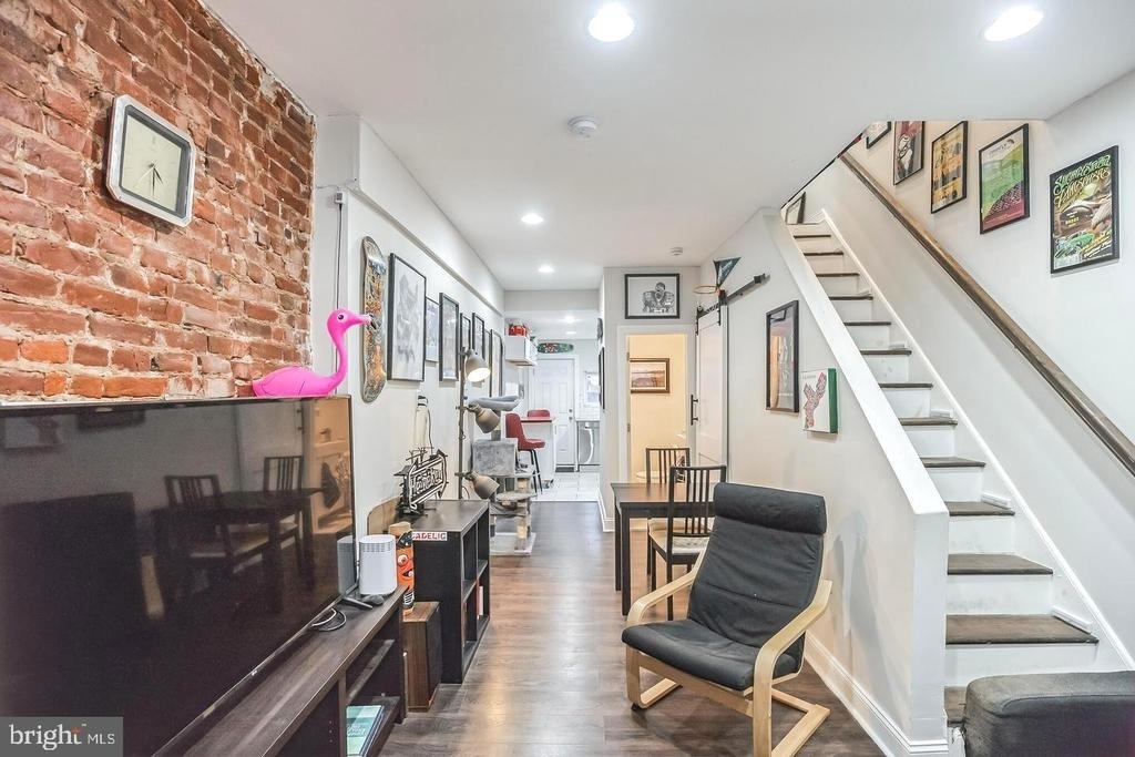 1814 E Albert Street - Photo 2