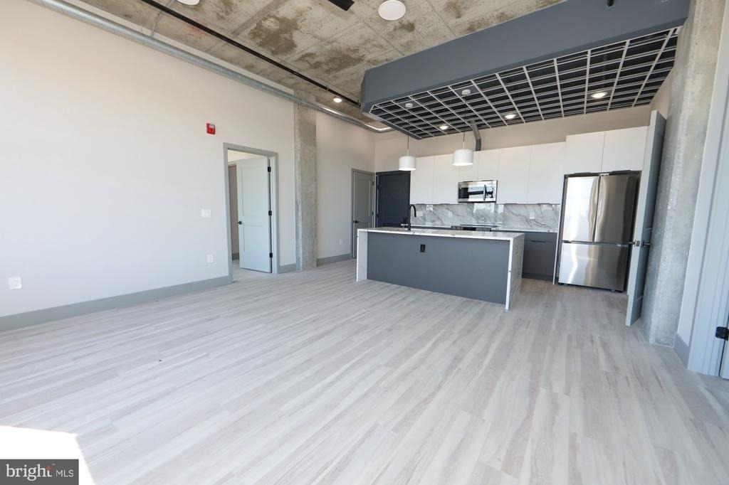 1810 E Venango Street - Photo 7