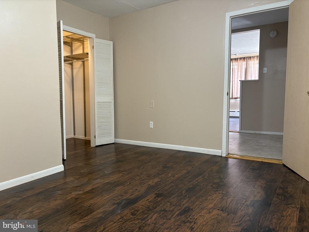 2842 S Iseminger Street - Photo 7