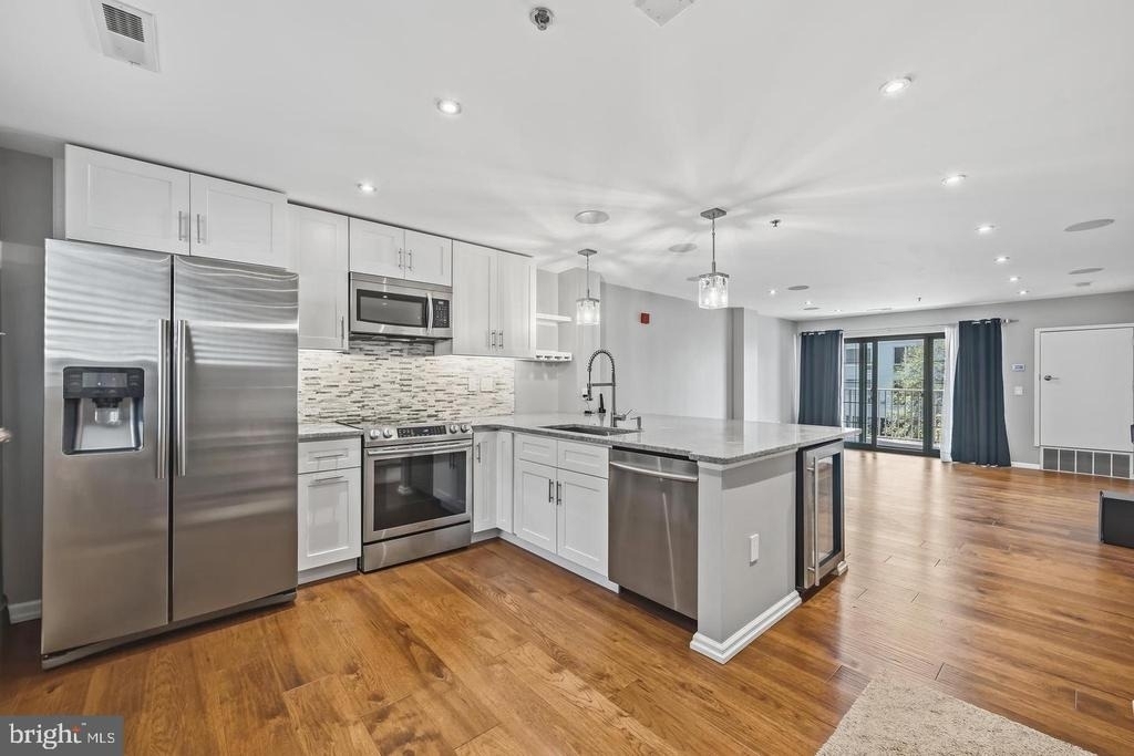 2 Leverington Avenue - Photo 0